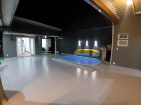 Casa com piscina, confortável e ótima localização